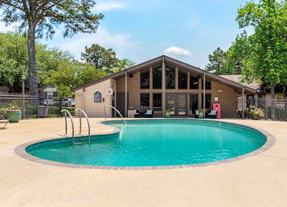 Blue Cool Swimming Pool at Lakeshore Landing Apartments, Ridgeland, 39157