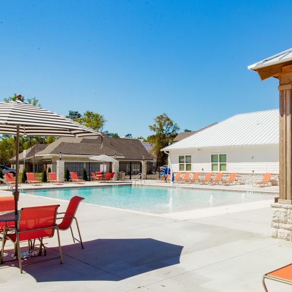 View amenities at Retreat at Redstone in Crestview, Florida