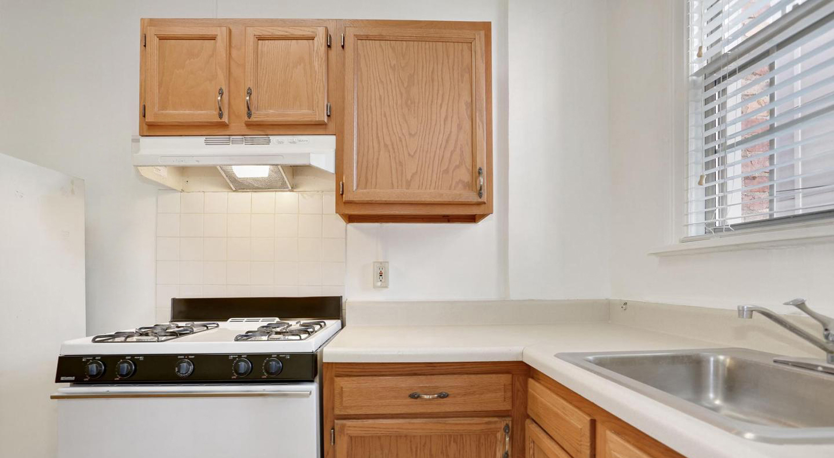 1441 Harvard photo