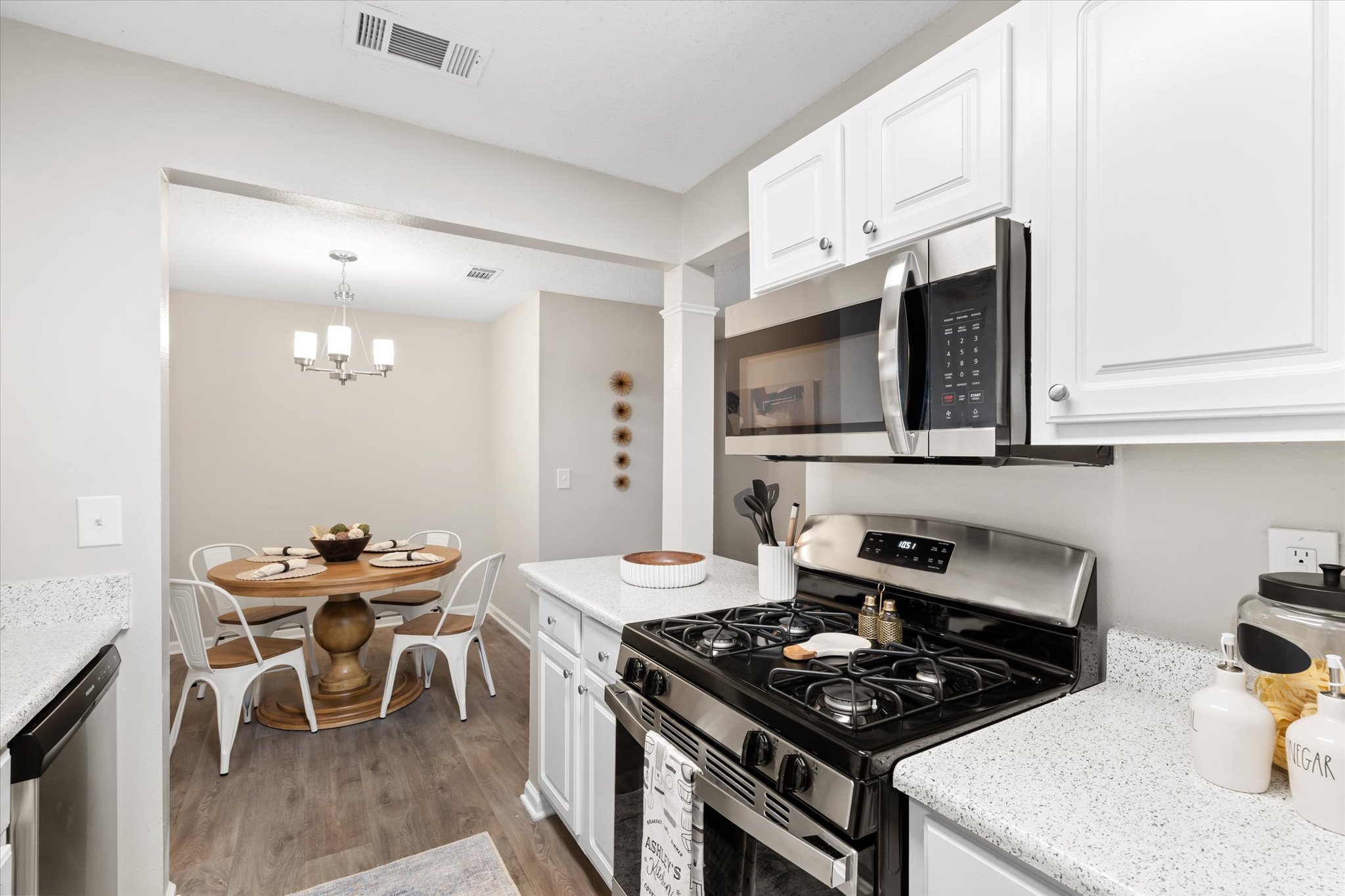 5 Grove Kitchen