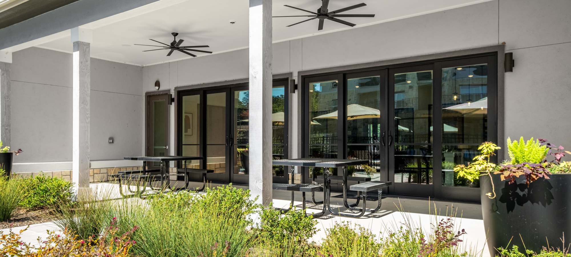 Terrace at Southern Oaks offers apartments in Dallas, Texas