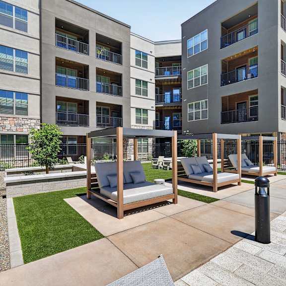 Exterior Of Building at Refinery at Pointe17 Apartments, Arizona, 85085