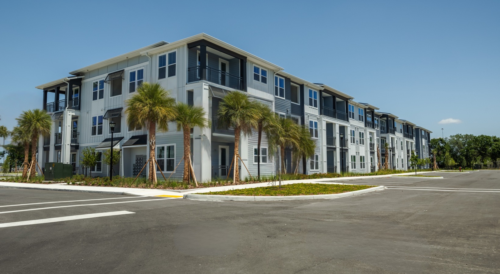 Apartment Exterior in Ruskin