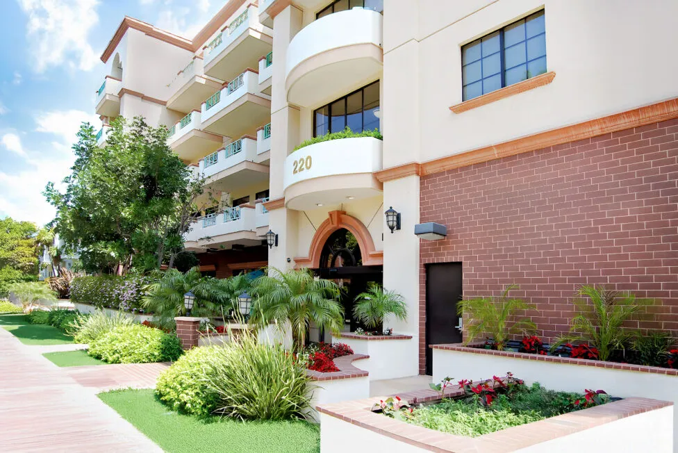Oakmont Of Beverly Hills