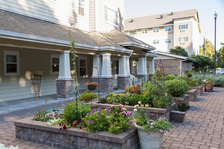 senior living apartments in eugene