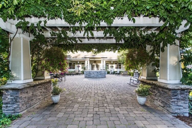 eugene retirement homes
