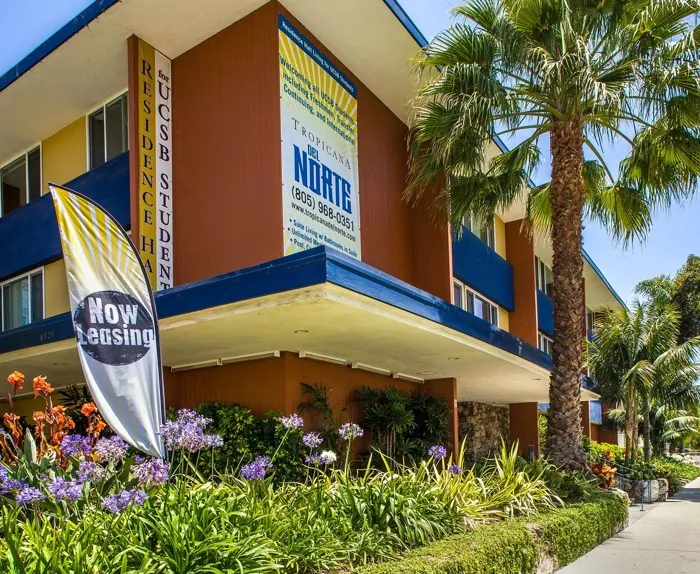 Exterior of Tropicana Del Norte
