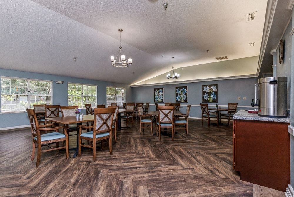 7 DiningRoom Strake Court