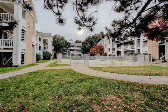 Image of courtyard with apartments and pool