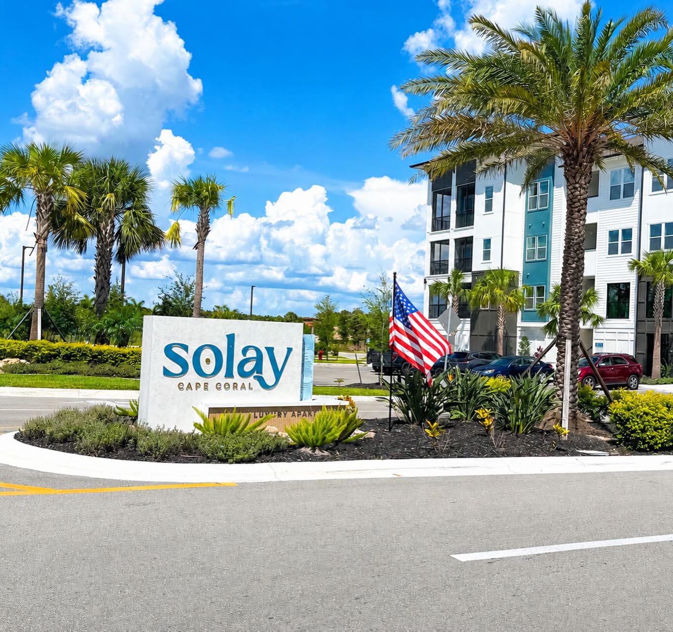 Happy National Flag Day! 🇺🇸Today we proudly celebrate the Stars and Stripes and all that it represents—freedom, courage, and unity. ️🤍 #CapeCoral #SWF...