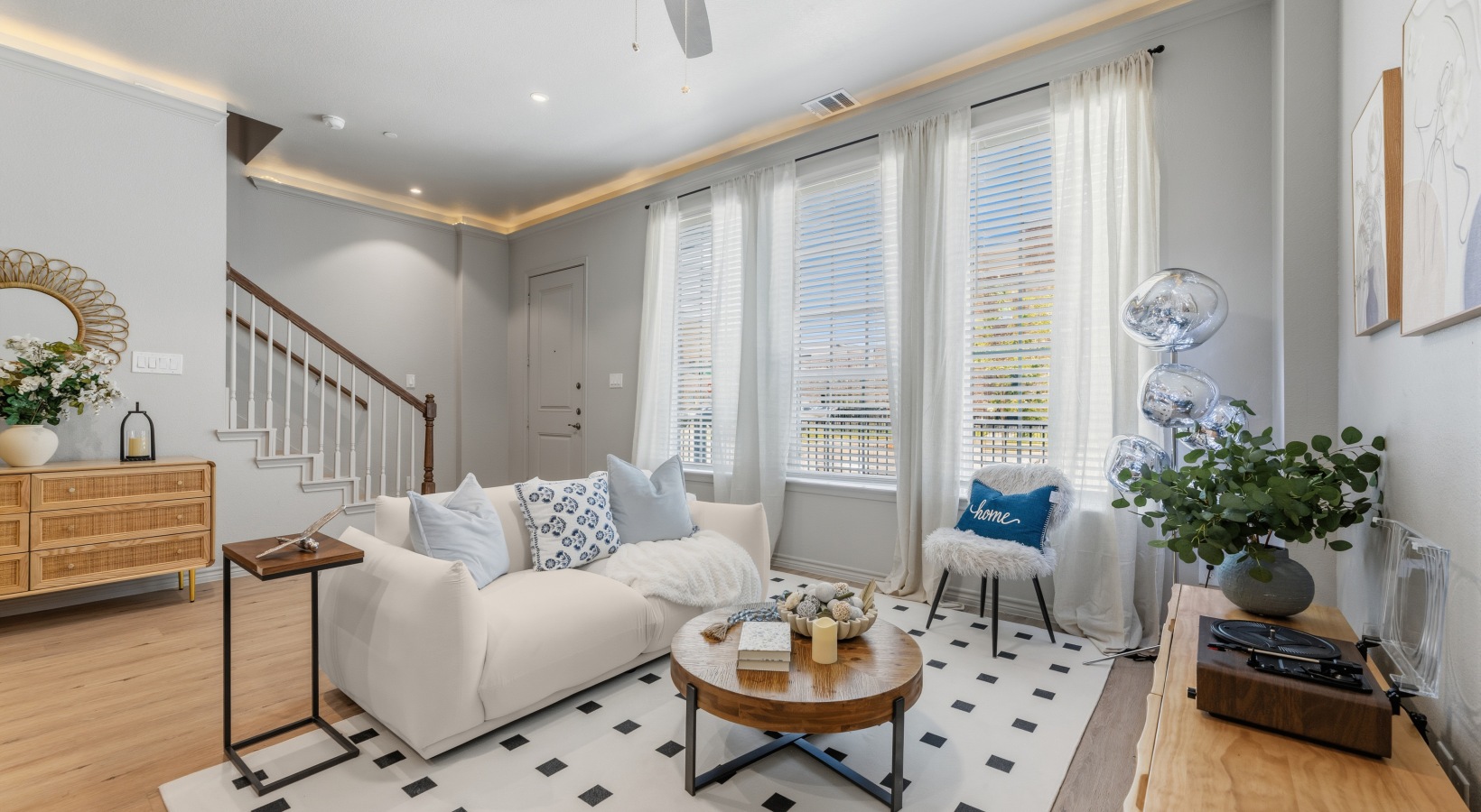 Living Room with Crown Molding