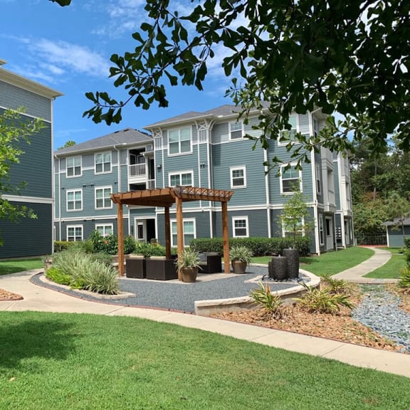 Auberge At The Woodlands