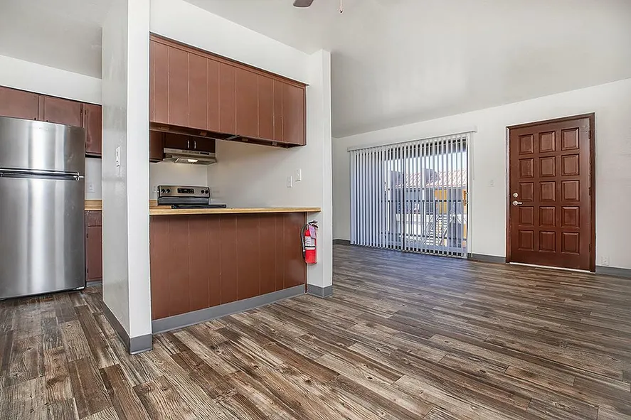 spacious living in unt at Las Brisas
