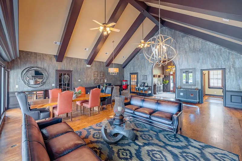 clubroom with seating and tables
