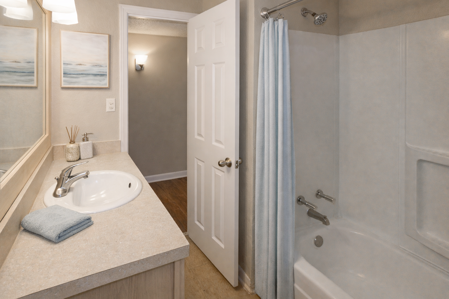 4 Westgate Bathroom