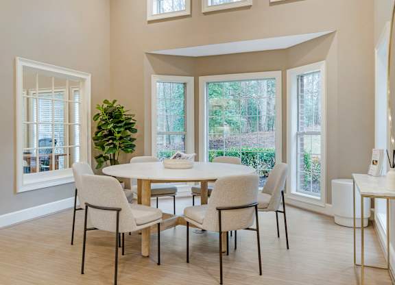 Dining Room at Spotswood Commons Apartments in Williamsburg, VA