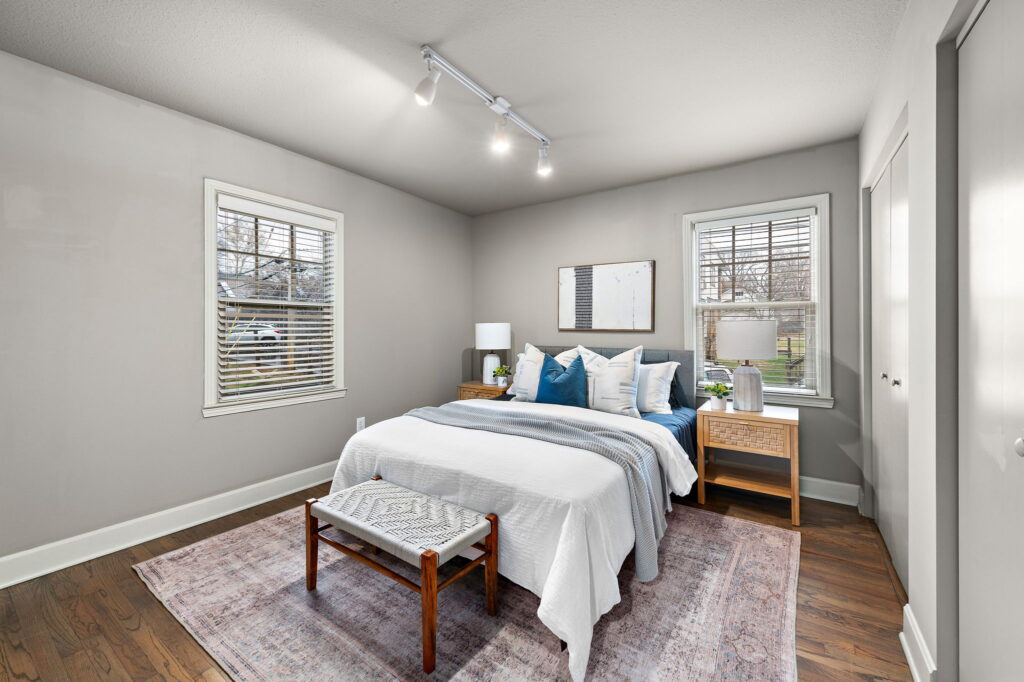 The Drake KC Apartments photo