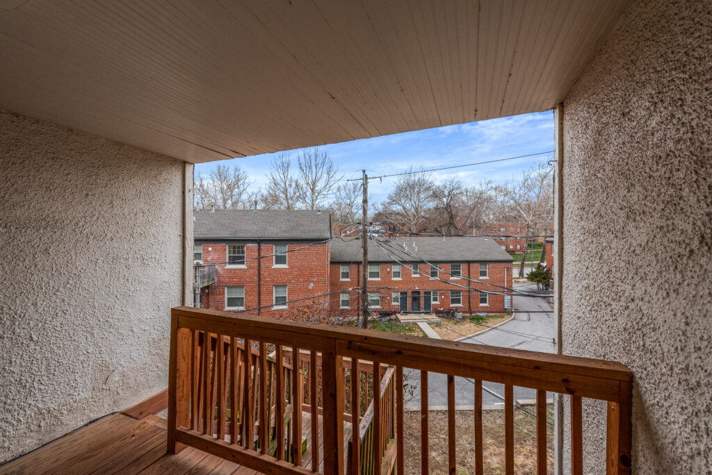 The Drake KC Apartments photo