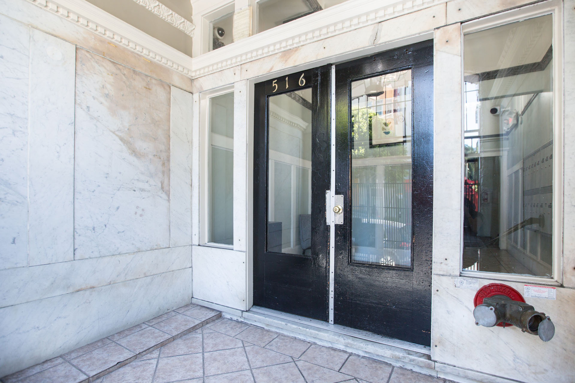 516 Ellis Building Photo 2