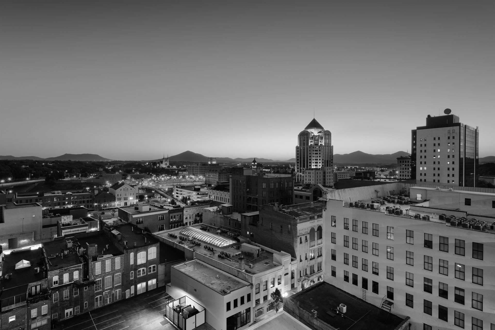 Expect More.<BR>Live Roanoke.