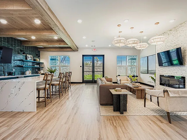 Inviting Clubhouse