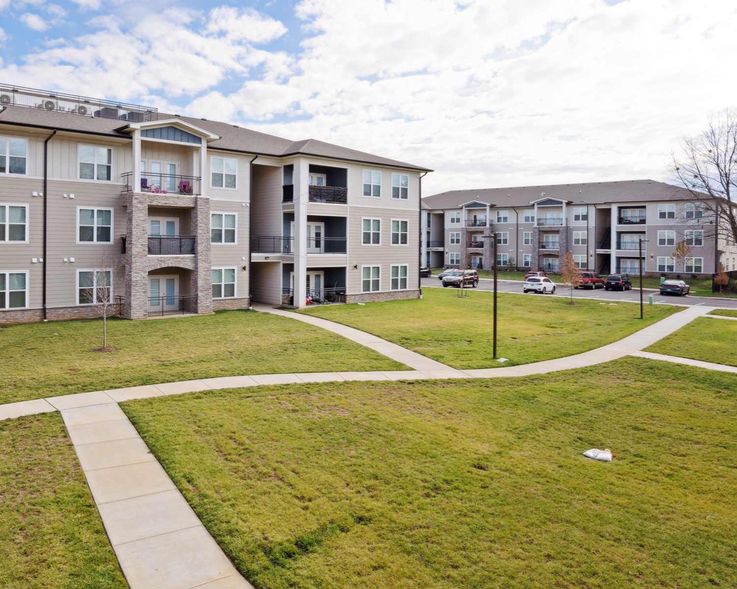 Apartments  at Lone Oak Meadows in Louisville,Kentucky