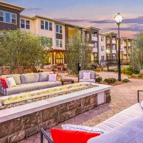 Outdoor Lounge firepit