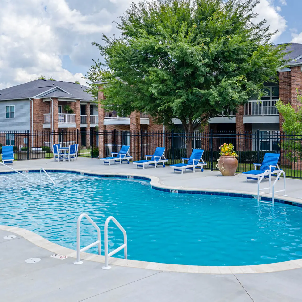 Wimbledon Green - Pool, Hotel