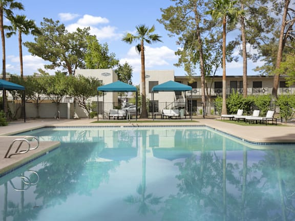 the swimming pool at the resort at longboat key club