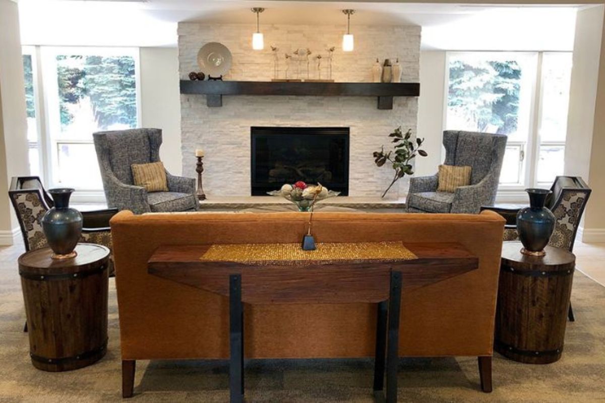 Common Area in Bloomfield Senior Living Community in Omaha Nebraska.