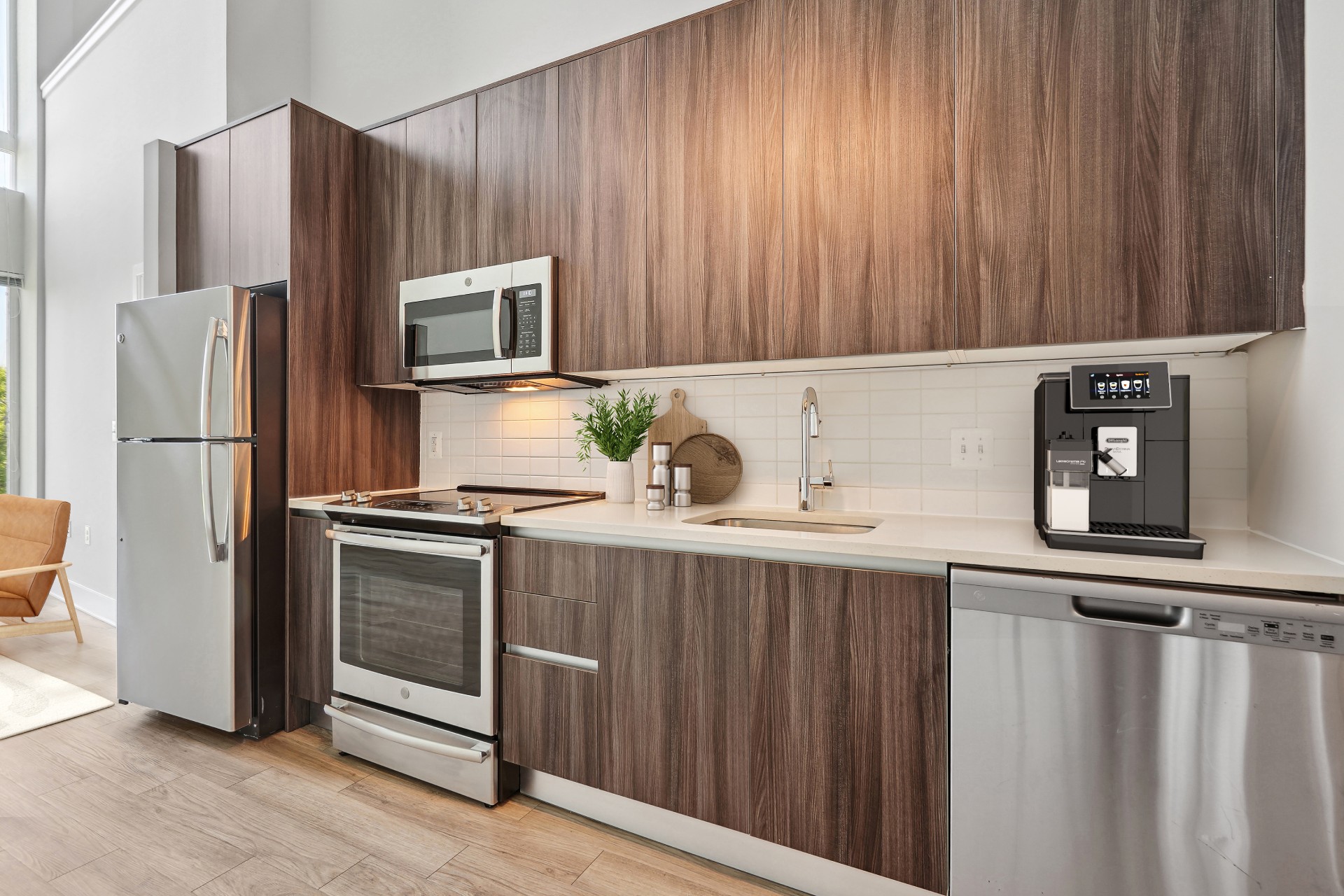 Modern on M