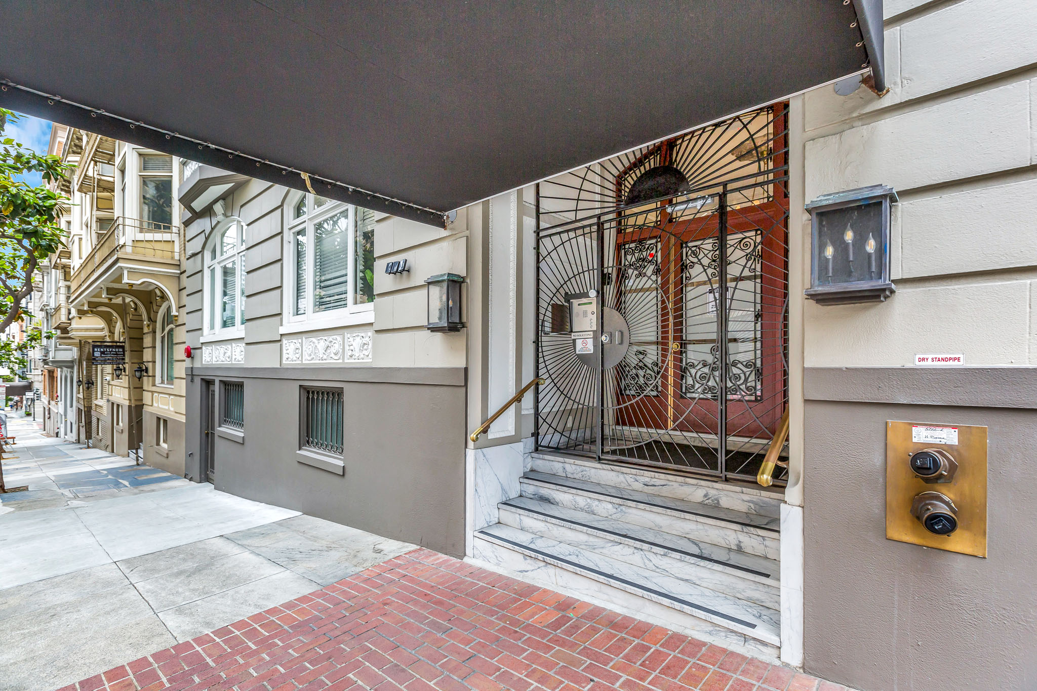845 Pine Building Photo 2