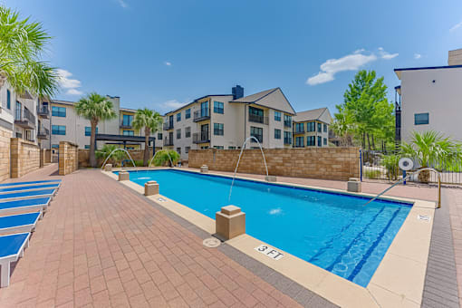 Pool at Vue Live Oak, Dallas, TX, 75204