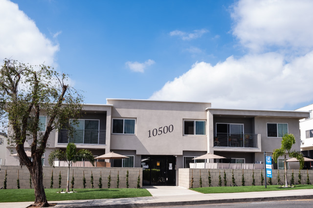 Oasis Apartments photo