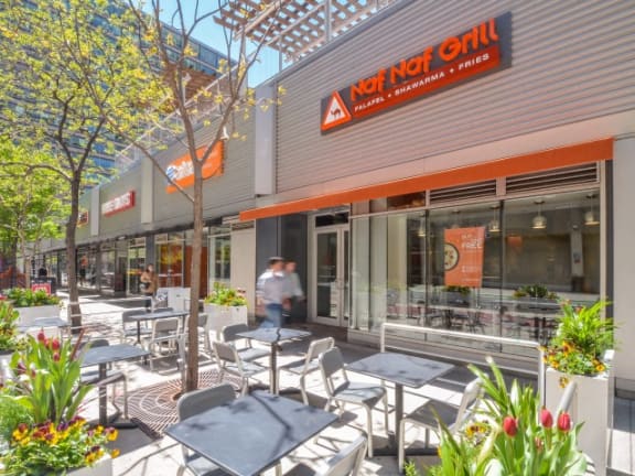 onsite dining options available at Presidential Towers, Illinois, 60661