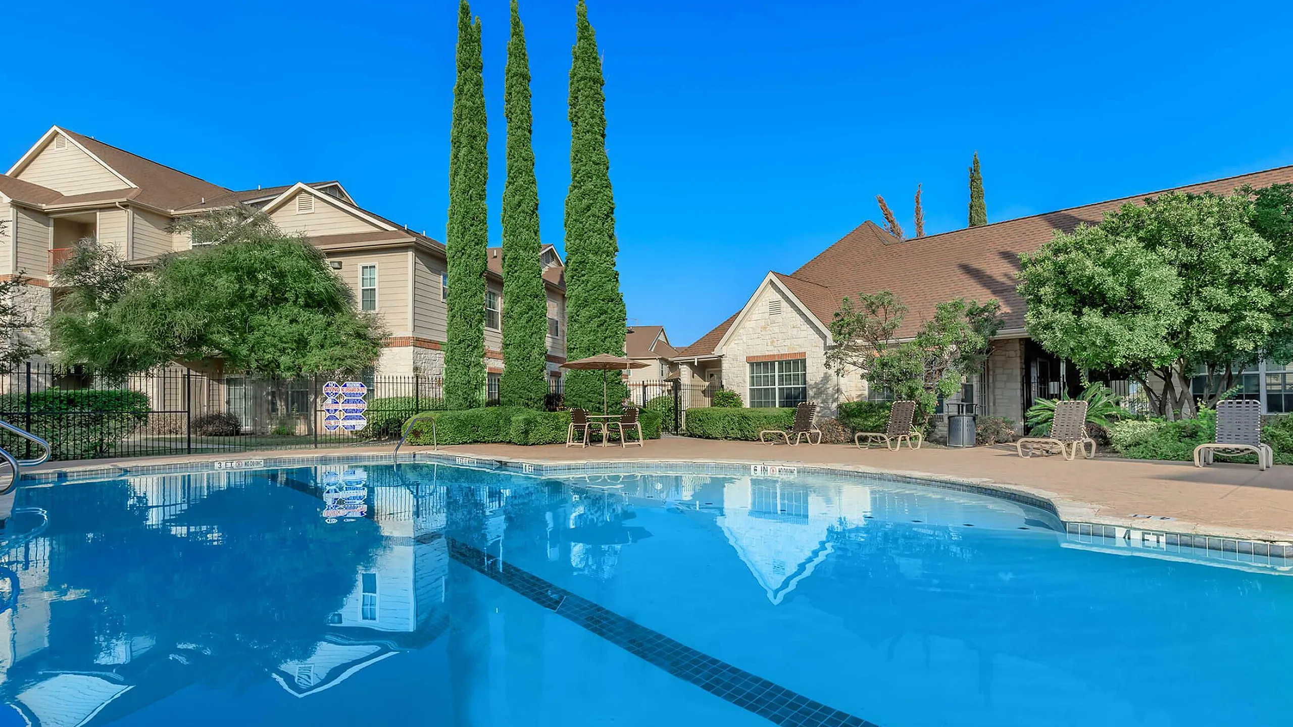 sparkiling pool