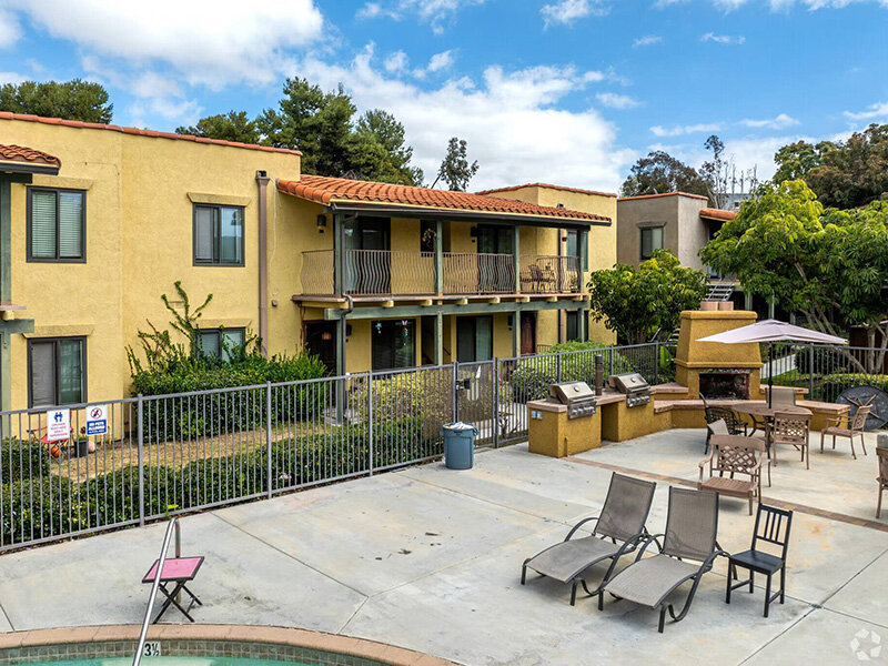 Apartments with a Pool | Suncrest Ridge Apartments