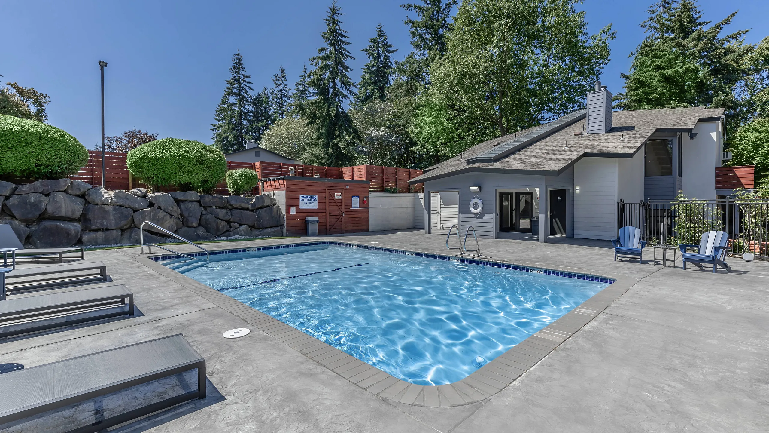 sparkiling pool