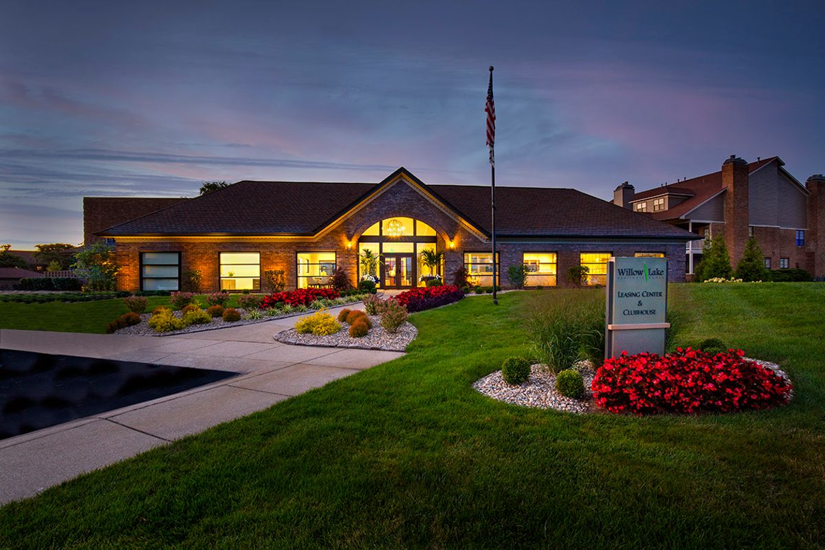 Willow Lake Apartments photo