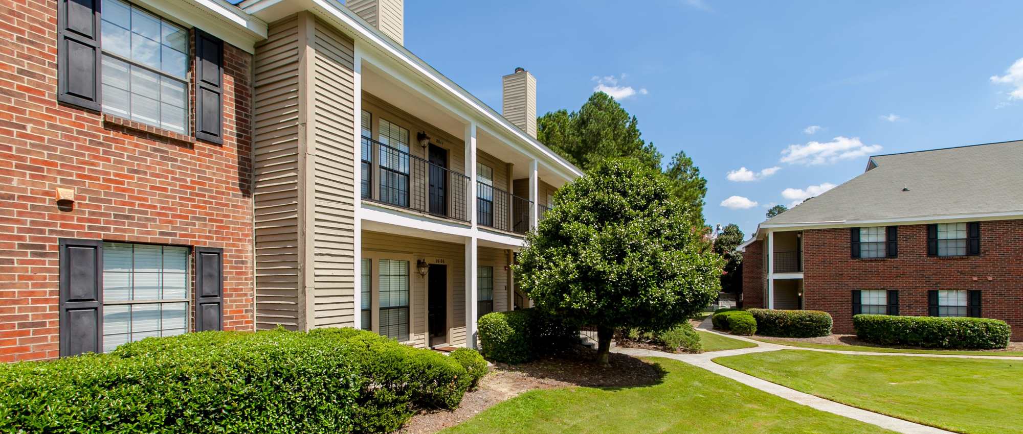 Lush landscaping and grass at Marks Church Commons in Augusta, Georgia