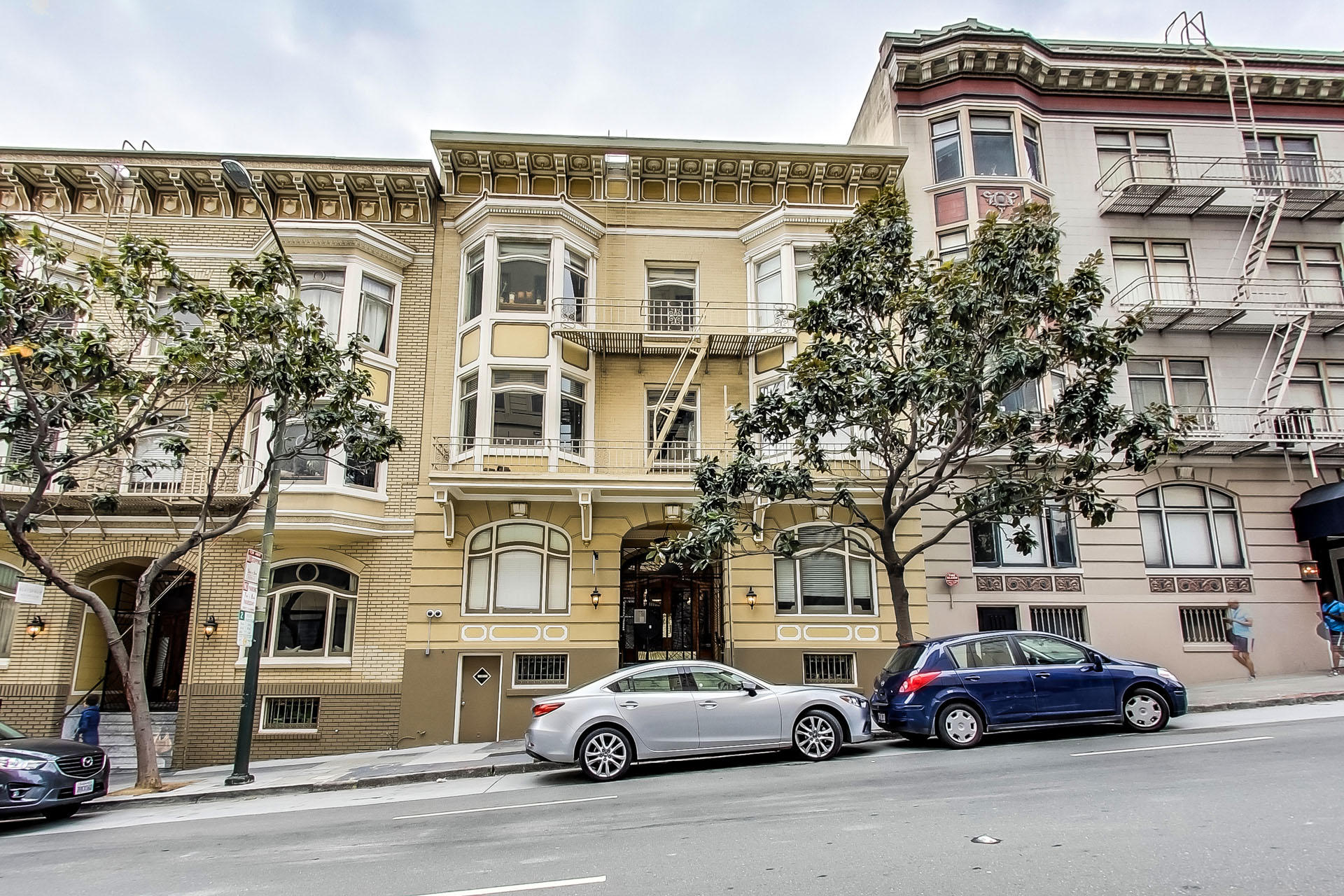 825 Pine Building Photo 2
