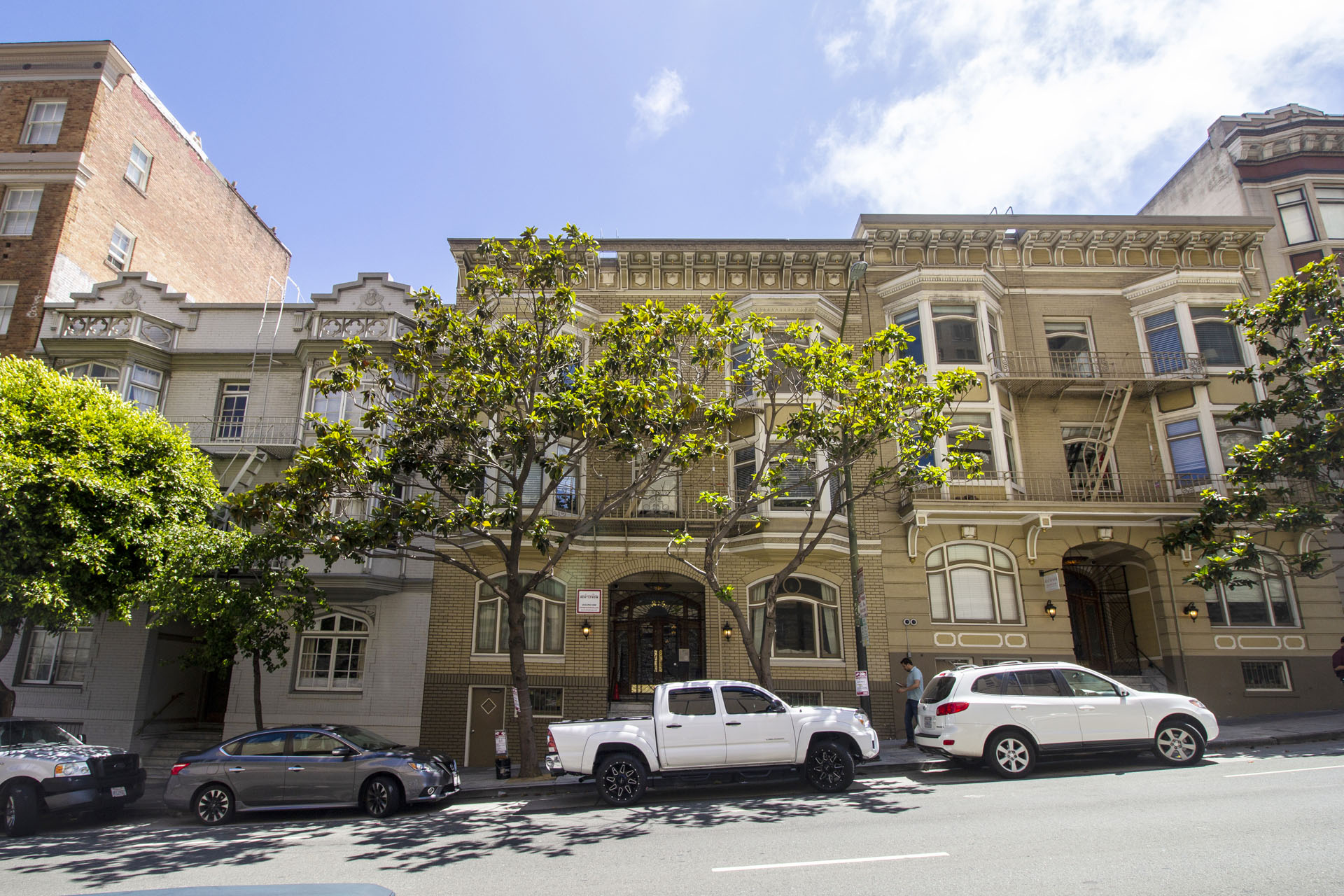 825 Pine Building Photo 1