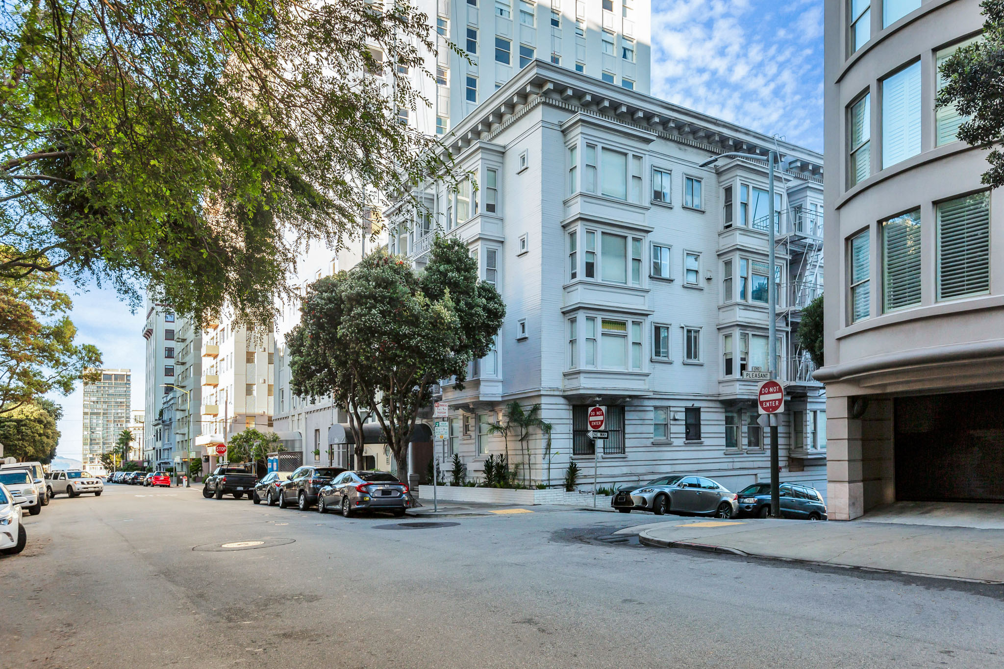 1234 Jones Building Photo 5