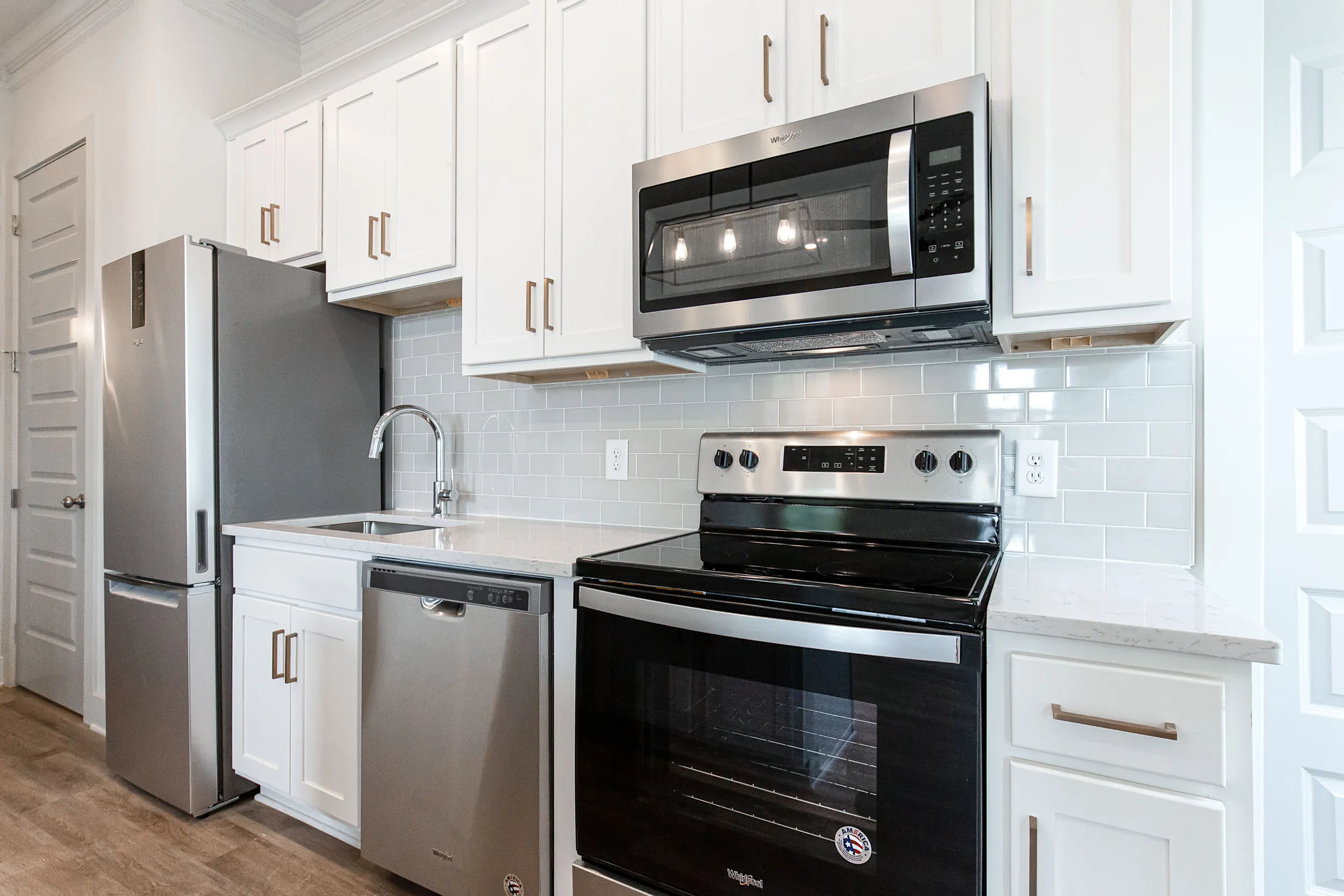 the one clemson off campus living near clemson university stainless steel kitchen appliances