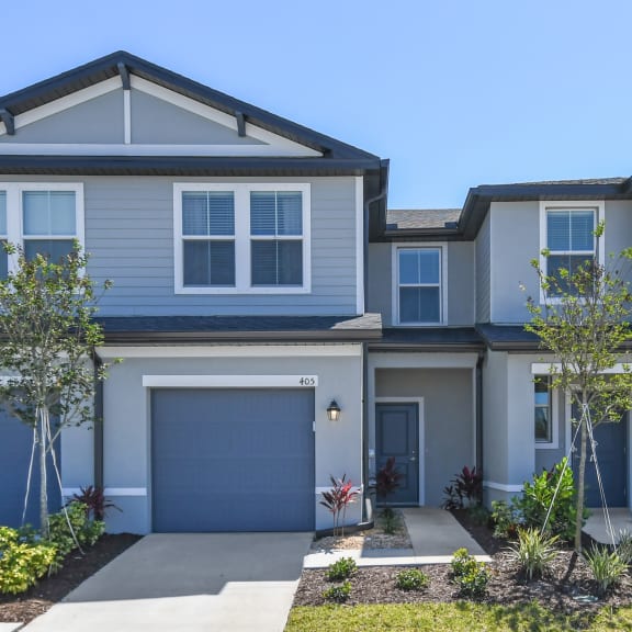 Garages Available at Cantabria, Bradenton, Florida