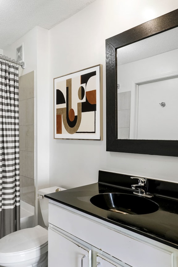 Uptown Lake Apartments