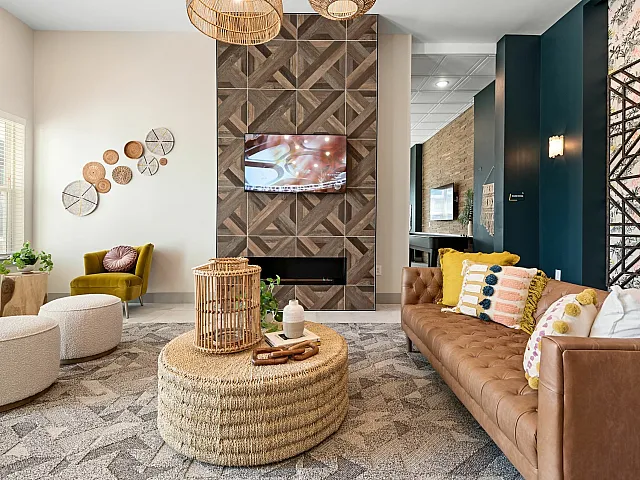 Inviting Clubhouse