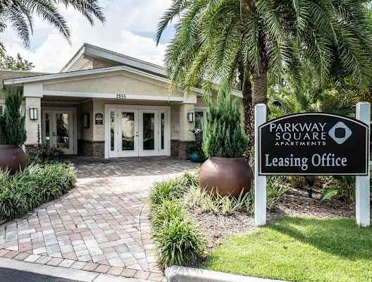 Parkway Square Apartments photo