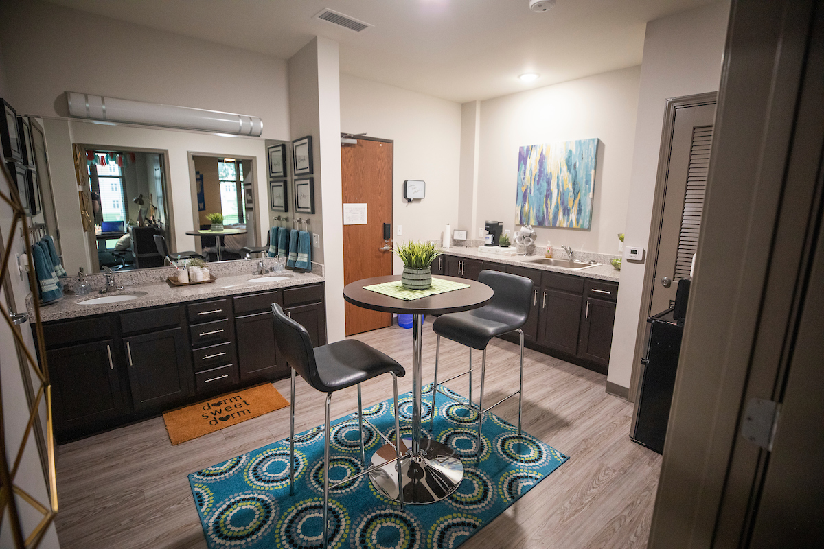Common space in 2-bedroom suite