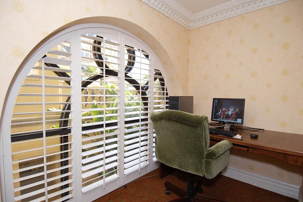 COMPUTER ROOMS WITH INTERNET ACCESS
